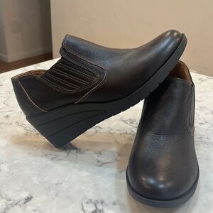 Thom McAn Size 10 Brown Leather Wedges Women’s Shoes